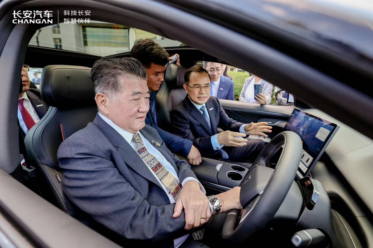 “右舵深蓝”惊艳亮相，多款重磅新车闪耀异国舞台