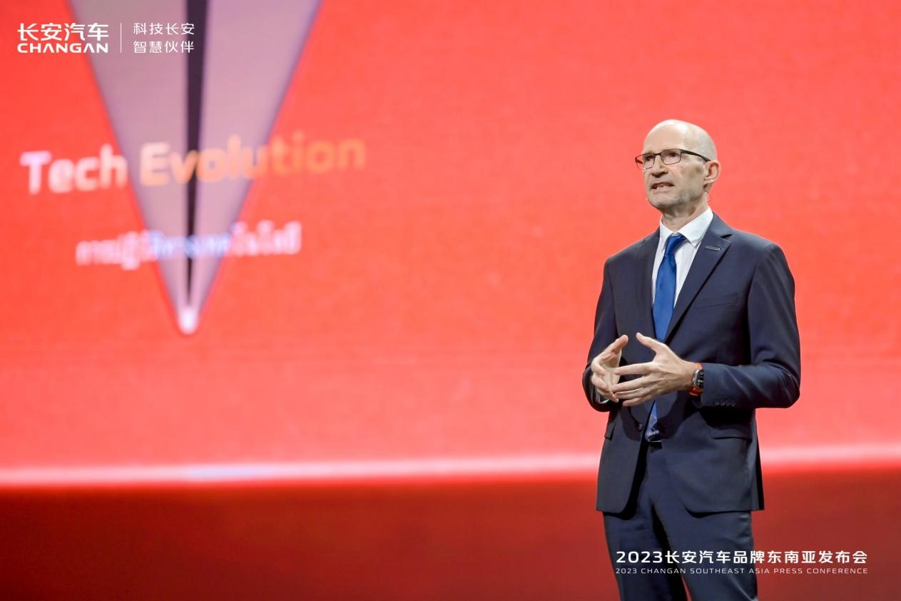 “右舵深蓝”惊艳亮相，多款重磅新车闪耀异国舞台